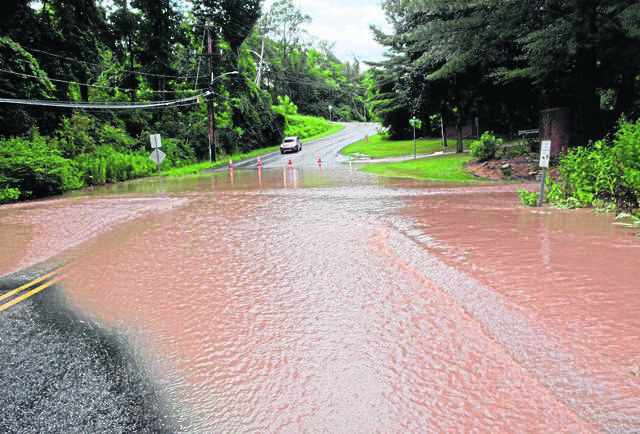 2581003_web1_Te-floodedroads5-071819