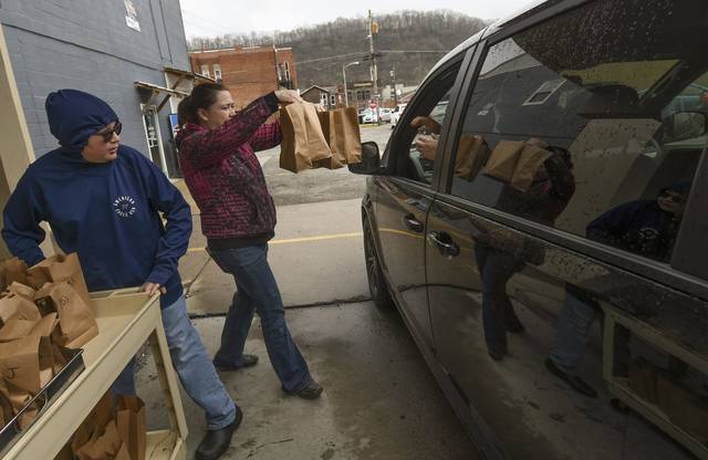 2582793_web1_VND-FeedingFreeport01-031820