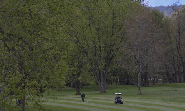 2607529_web1_GTR-GolfOpens102-050120