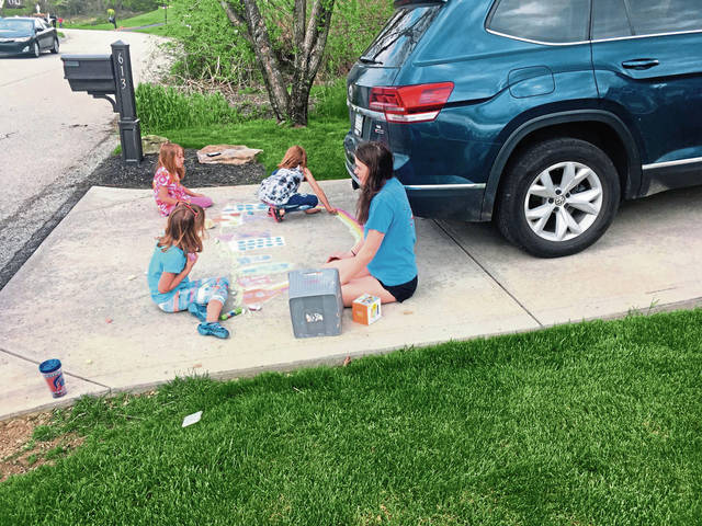 2611276_web1_gtr-sidewalkart-050420