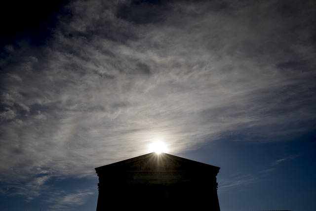 2621196_web1_AP20125485828900