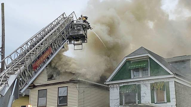 2658692_web1_vnd-arnoldfire1-052020