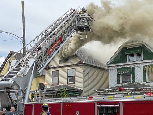 2658692_web1_vnd-arnoldfire2-052020