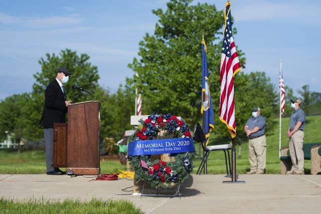 2673220_web1_PTR-LO-WreathLaying-4-052520