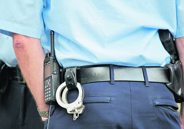 2673956_web1_police-378255_1920