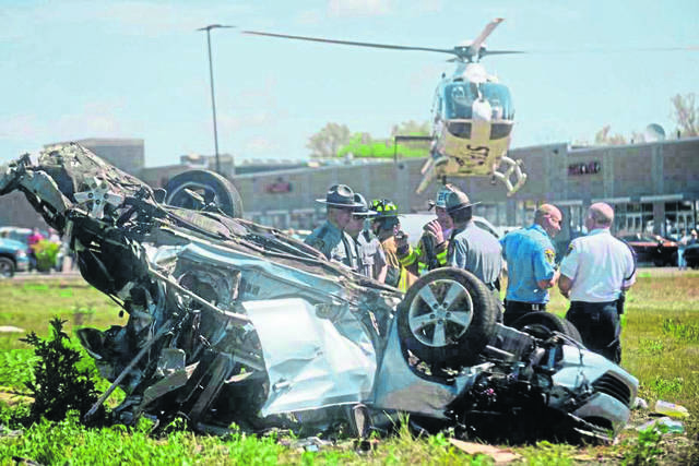 2676620_web1_gtr-MothersDayWreck-071719