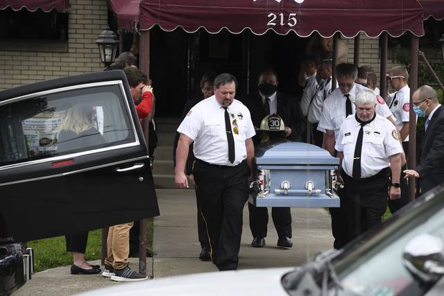 2687209_web1_gtr-lo-BalikFuneral5-053020