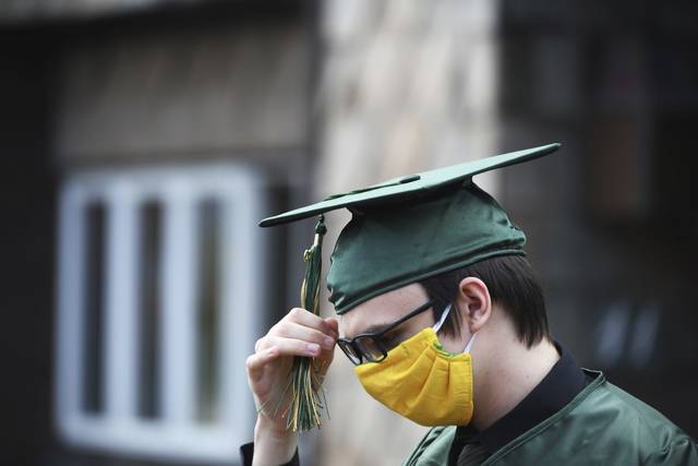 2688183_web1_sig-CarlyDiplomas7-053020