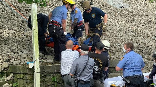 2689007_web1_pittsburgh-rescue