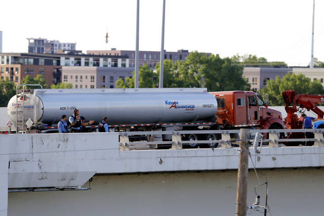 2692667_web1_AP20153000159738