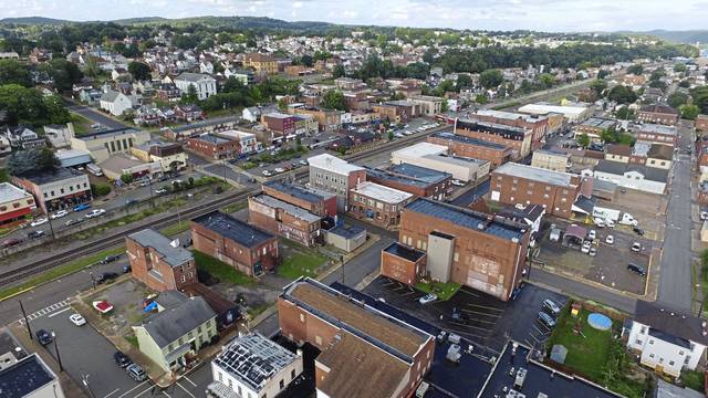 2021880_web1_tarentum-file