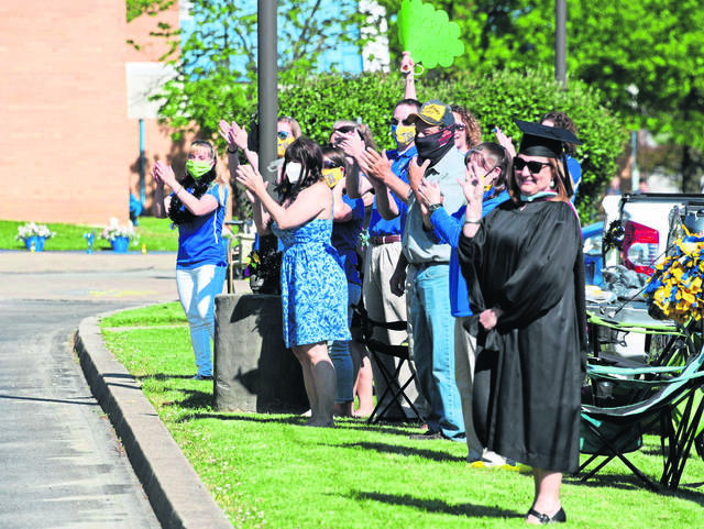 2701843_web1_GTR-HSgraduations03-060220