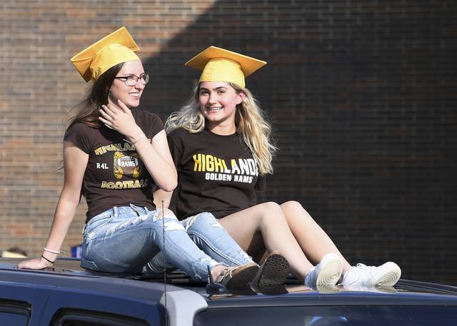 2710710_web1_VND-HighlandsGradsParade14-060620