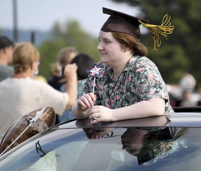 2710710_web1_VND-HighlandsGradsParade23-060620