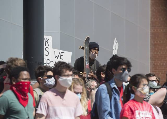 2711389_web1_ptr-BakerySquareProtest009-060720