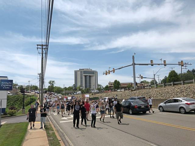 2719305_web1_ptr-DillonProtest3-061020