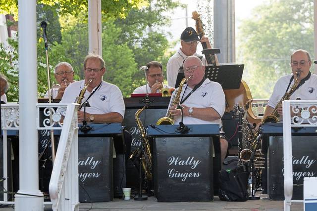 2722080_web1_gtr-OA-WallyGingersband5-070416