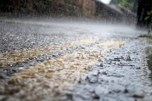 2725349_web1_web-stormrain