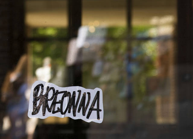 2728933_web1_2728933-a3e71478fc094a16b92c6c3bcc6ced43