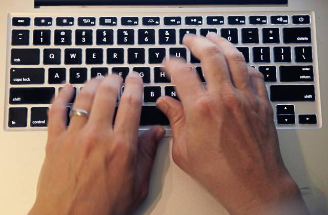 2737943_web1_web-computer