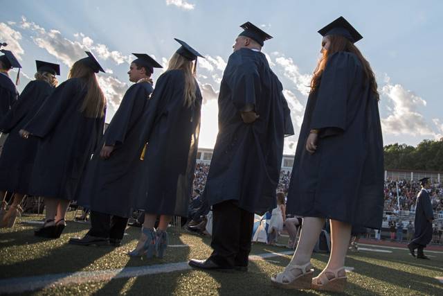 2739043_web1_ms-GradBroadcast-060419