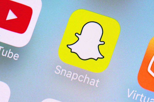 2741644_web1_SnapchatApp