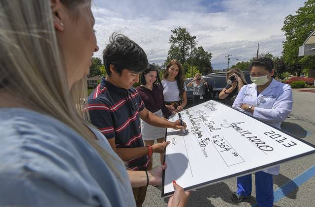 2744766_web1_VND-StudentsDonateAVH-061820
