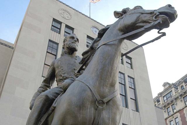 2747703_web1_AP03040302785