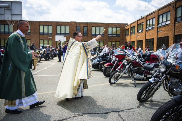 2748731_web1_GTR-bikeblessings2-062220