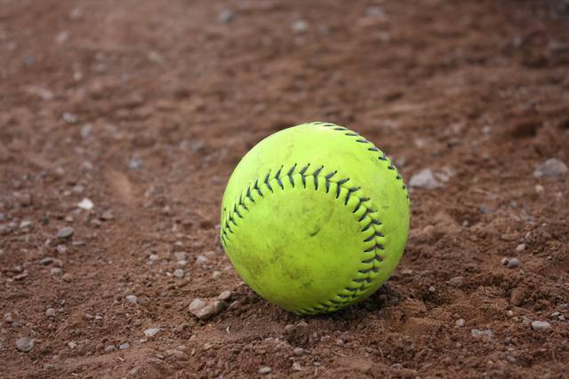 2752790_web1_web-HS-softball