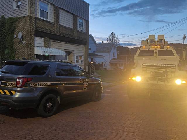 2754397_web1_vnd-VandergriftStandoff-062020