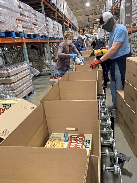 2766459_web1_gtr-FoodBankFolo1-062620