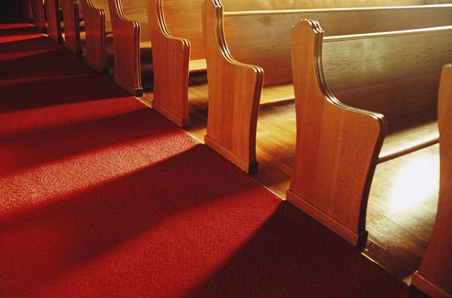 2780411_web1_ptr-ChurchPews
