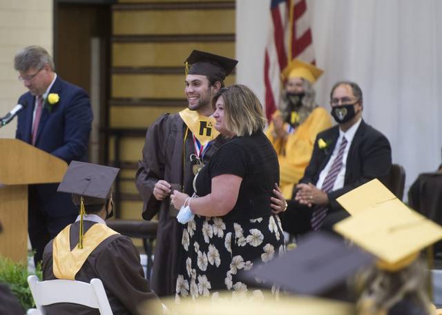 2785308_web1_vnd-HighlandsGrad012-070220