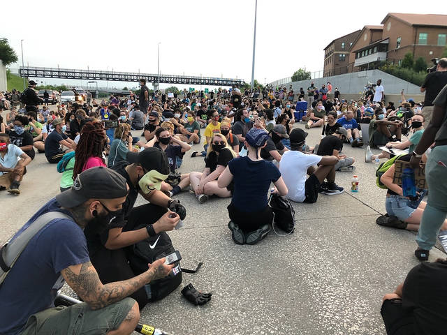 2793205_web1_2793205-198a0cade5e64b80b5ef4e2ecfbde205