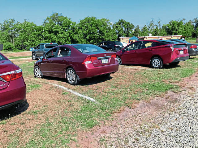 2793679_web1_drive-in-prayers-040520