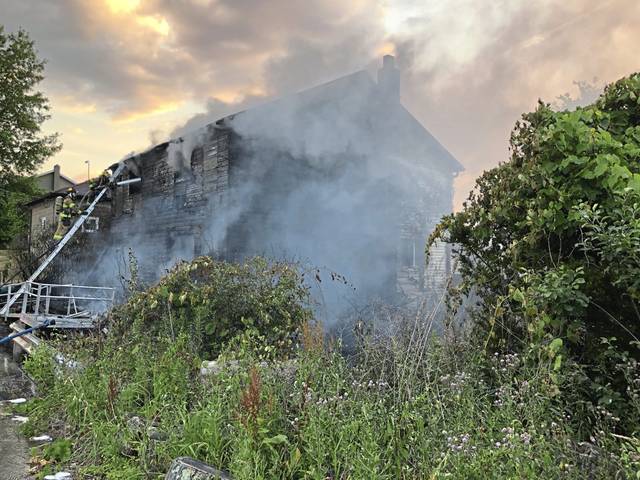 2795921_web1_gtr-crabtreefire03-070620