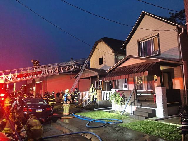 2802218_web1_vnd-arnoldfire04-070820