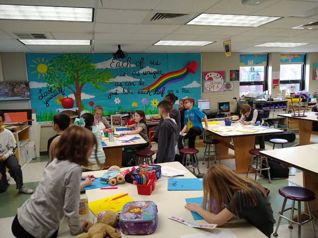 2805157_web1_Grades-1-3-French-Class-6-