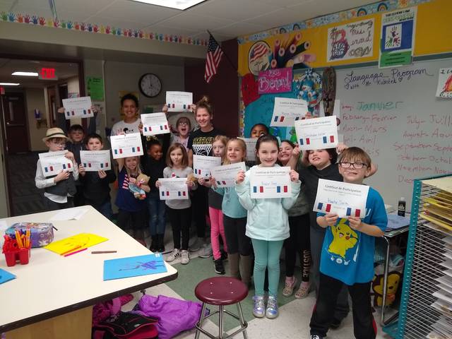 2805157_web1_Mikaela-Collins-and-Eleni-Wyrick--Grade-1-3-French-