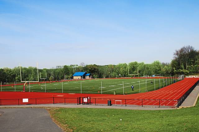 2807901_web1_footballstock11