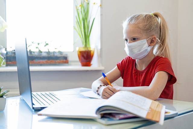 2824553_web1_web-school-kids-mask-001 2824553_web1_web-school-kids-mask-001