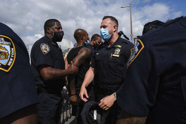 2825498_web1_AP20197639050904