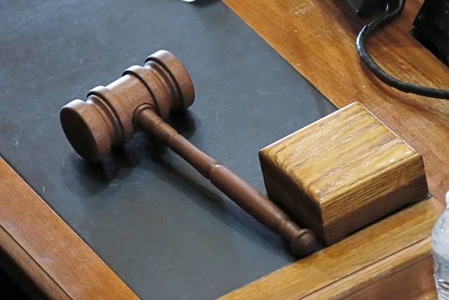 2830872_web1_web-gavel2