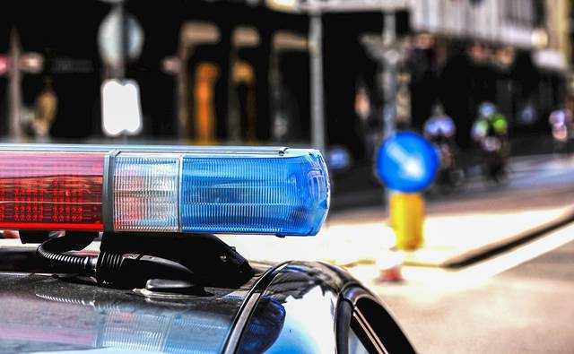 2835145_web1_web-PoliceLights-002