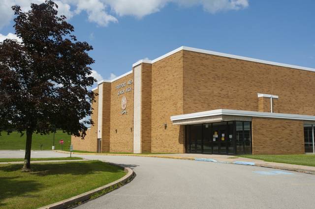 2837888_web1_VND-FREEPORThighSCHOOL