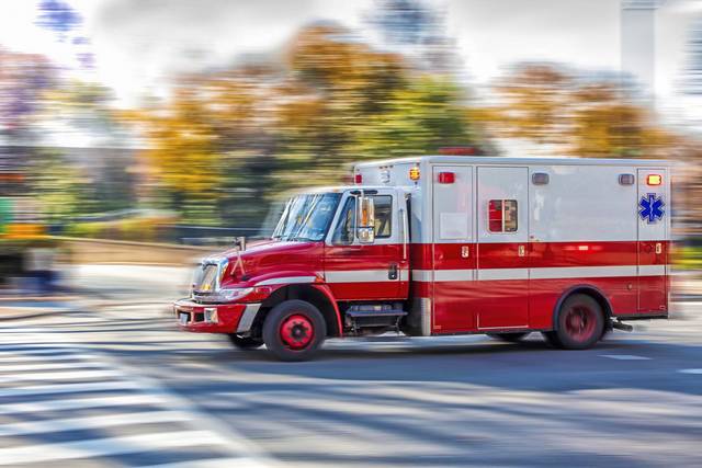 2843605_web1_web-Ambulance-001