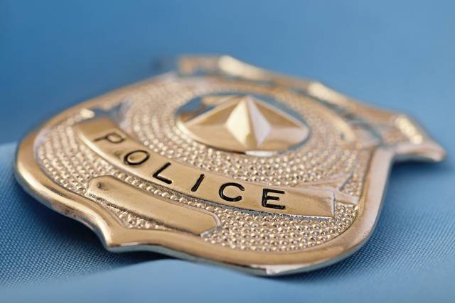 2843773_web1_web-Police-Badge-001