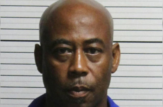 2845248_web1_AP20204845256295