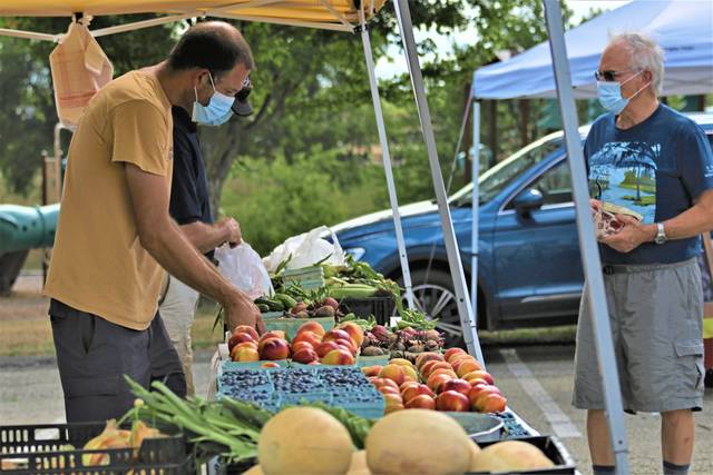 2846559_web1_hj-HamptonFarmersMarket6-072420